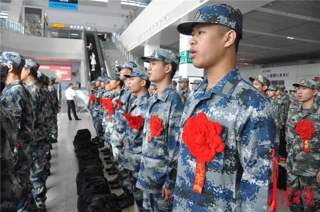 鹰潭390名新兵陆续启程,分批奔赴祖国各地军营