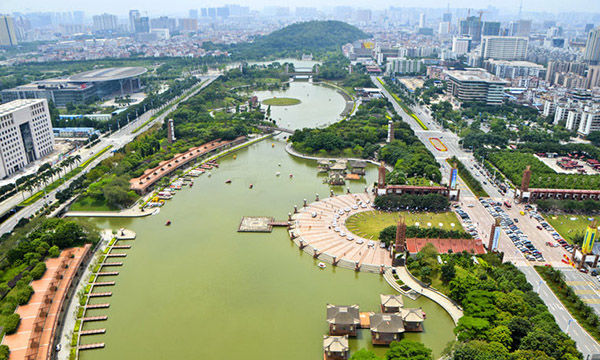 钟万亿_2018gdp万亿城市