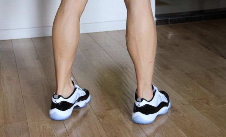 怎么样拉伸小腿肌肉 t01e63d0bcd078e8ef5.jpg