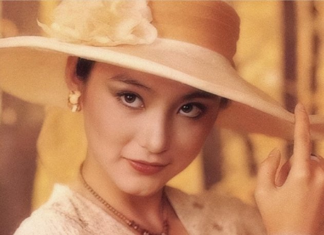 当年的港女星有多美？不靠修图，也堪称是完美容颜