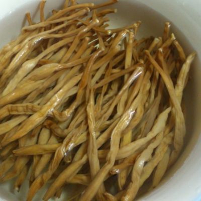 黄花菜枸杞排骨汤