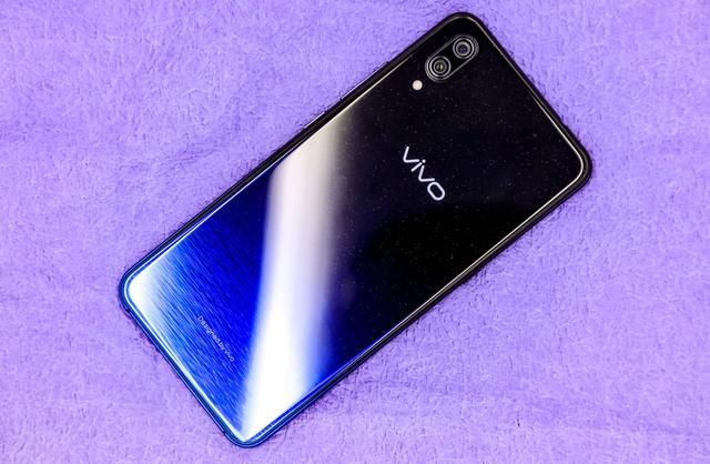 炫丽外观时尚个性,vivo X23炫彩版再次引领时尚