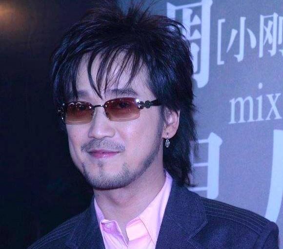 周传雄早年得胃病骨瘦如柴 如今身体恢复用歌