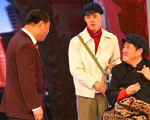 《我和我的家乡》范伟再次证明，离开赵本山是对的，要靠实力说话