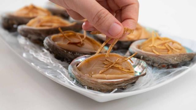 吃货福音,陈皮清蒸鲍鱼仔美食,锅中一蒸,这是我