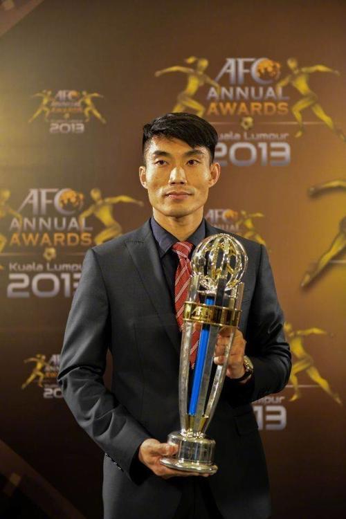 图集:17年国足生涯流年似水,但郑智与足球的故