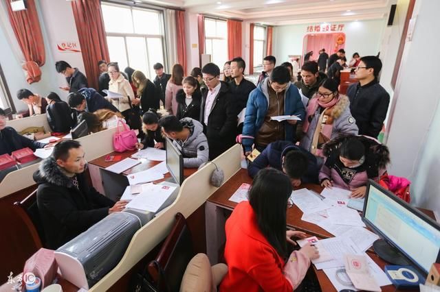 在农村,人情味为什么越来越淡了?看完这4个变