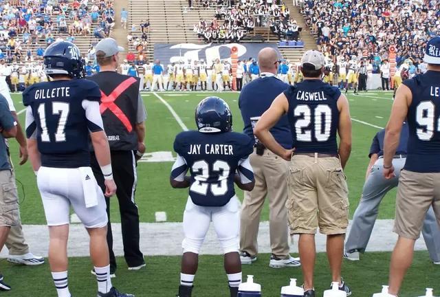 大学橄榄球史上最矮球员卡特: 智商169、身高