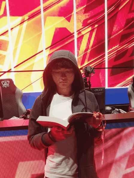 Faker曾打算S7和S8去服兵役!又是什么改变了