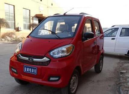 新政策:老年代步车全部取缔!上路将被罚款千元