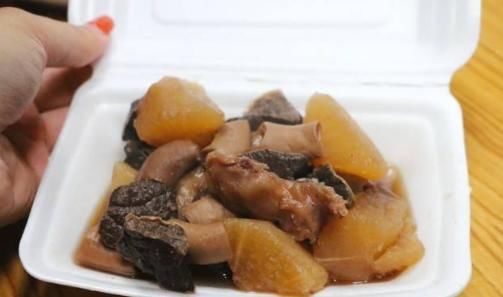 一碗西关味道的牛杂,陪伴着多少人的成长!