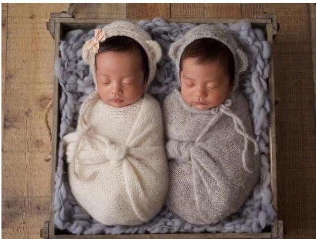 张雨绮双胞胎满月照, 网友就试管婴儿展开辩论