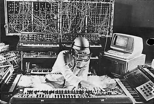 电子音乐属于纯音乐吗?