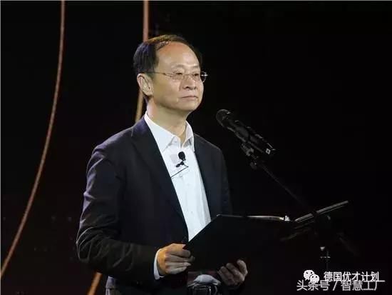 被关押了近10年的他出狱了！