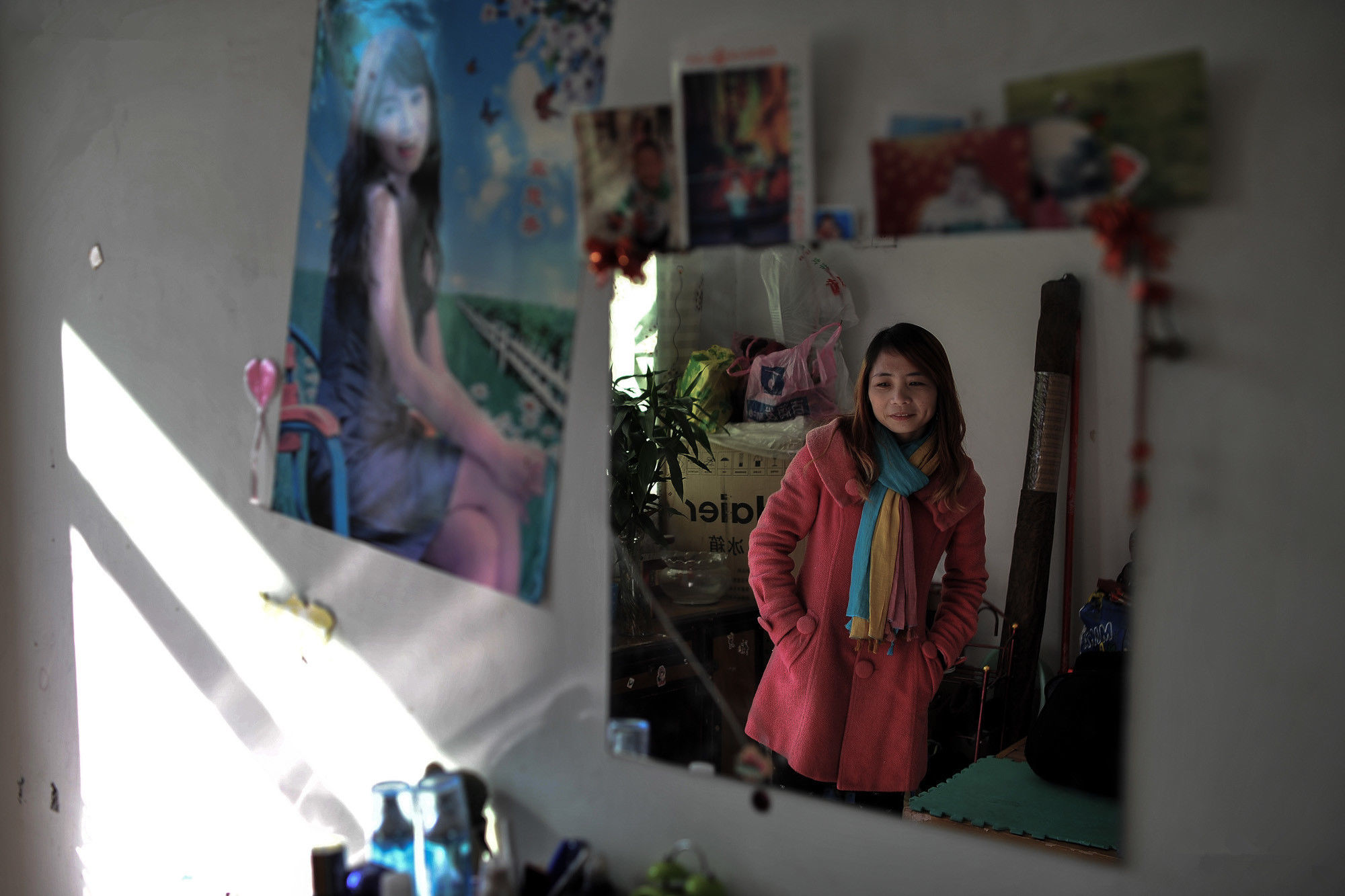 直击农村留守妇女的繁忙生活,夜间很难入睡,担心丈夫背叛