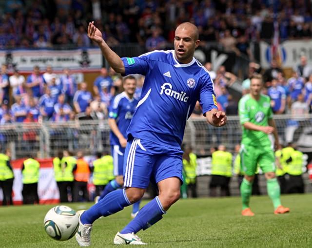 球趣网:德甲升级赛沃尔夫斯堡VS基尔高士丁前