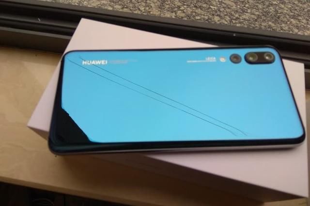 为了迎接华为P20 Pro，华为旗舰机跌破5000，麒麟970+OLED全面屏