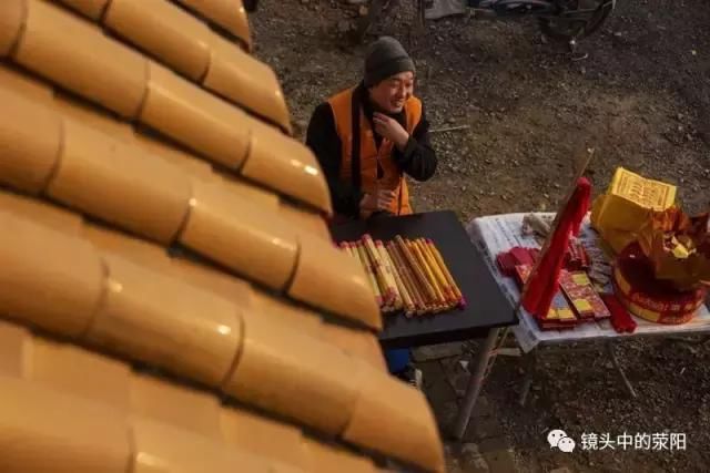 游览荥阳市龙泉寺古庙会 感受传统的农村宗教风俗