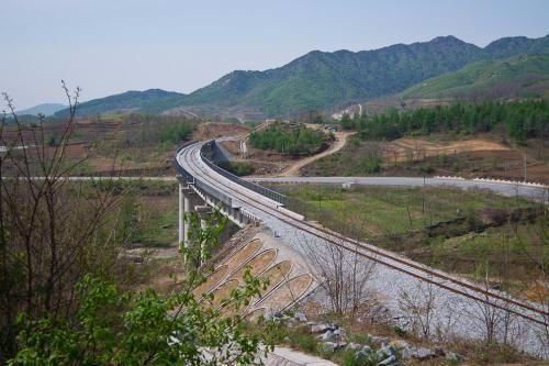 辽宁最坎坷的一条铁路，修建六年却一直被闲置不用