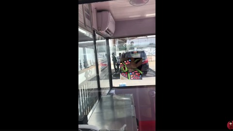 神奇小凡在哪里之吴亦凡北京飞多伦多 今日是