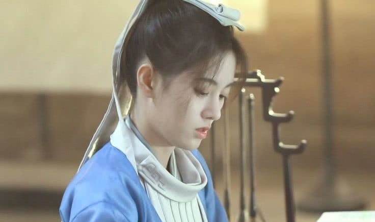 有种书生叫鞠婧祎的课堂坐姿,看她写字的样子,学渣:不怕挨批吗 99真人赌钱