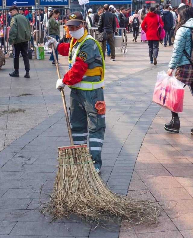 秒掉20万人就挤爆的深圳北站！！！广州火车站，是检验春运效率的