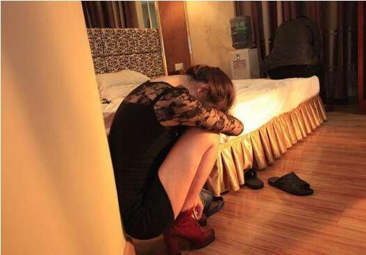 农村留守妇女坦言,独守空房不怕,最担心的事却