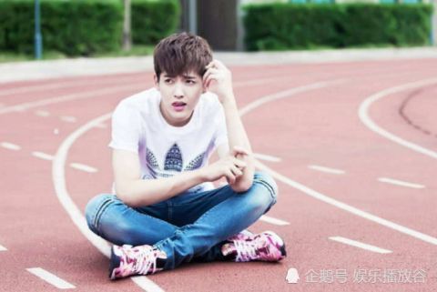 吴亦凡要在上海开演唱会了,张艺兴鹿晗会不会