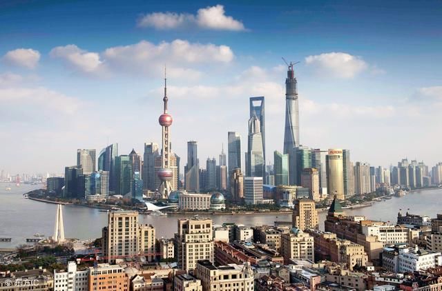 年薪50万仍是“贫困户”，那么月薪5000在上海又属于什么水平？