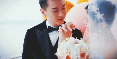 搞笑GIF:表情看样是抽烟了,这失恋的姑娘的图表情包的这是老子好a表情图片