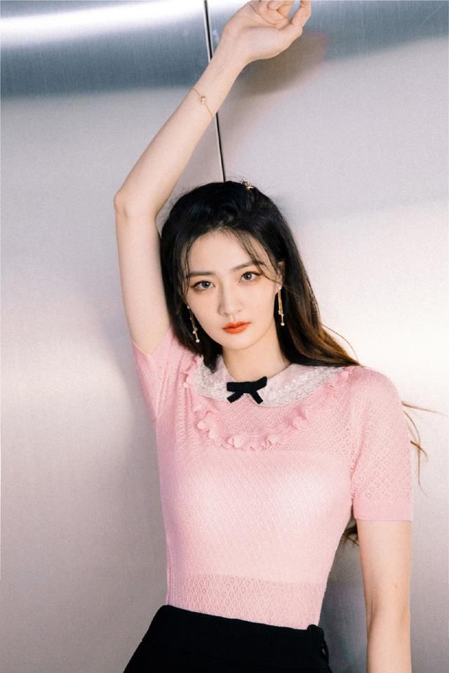 徐璐--仙女飘飘，十分的漂亮