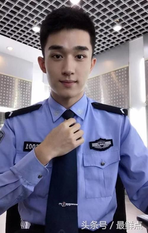 现在警察都这么帅了?帅哥原来都上交给国家了!_【今日爆点】