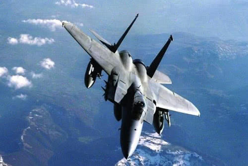 美军隐身版F-15遇冷,没能收获一个海外买家,原