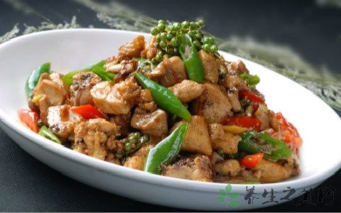 青椒炒鸡用什么油