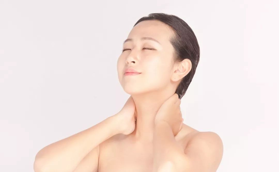 如何才能减轻法令纹 t01eebb25c5affe60a9.jpg