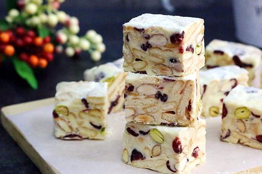 过年必备的雪花酥,酥脆酸甜,招待客人倍有面,做