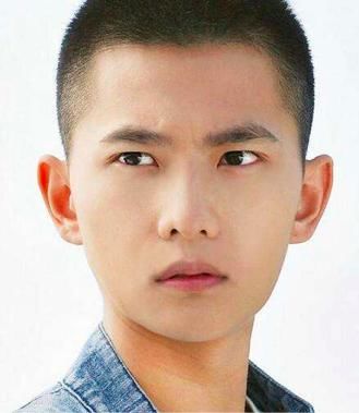 杨洋变淳朴大男孩,井柏然脸变圆润,男明星的平