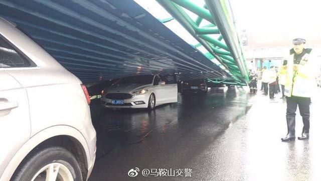 马鞍山遭强对流天气致塔吊等倒伏 有人员伤亡