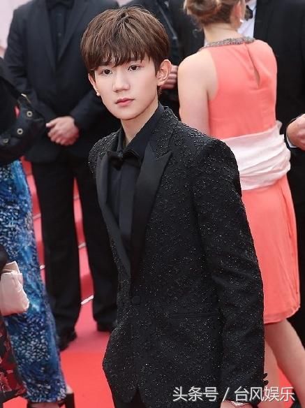 TFBOYS三兄弟同时上热搜,王源戛纳最佳着装