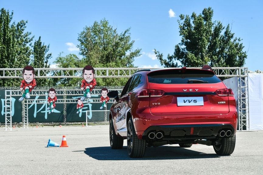 开车也能感受踢球的快感,WEY品牌 C罗巅峰挑