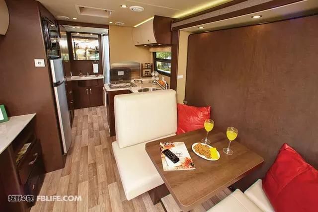 小型房车旗舰 LTV Unity U24MB房车品评_【今