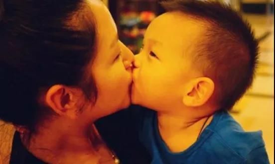 七宝一句话惹何洁落泪,我们从不缺少爱,但不要