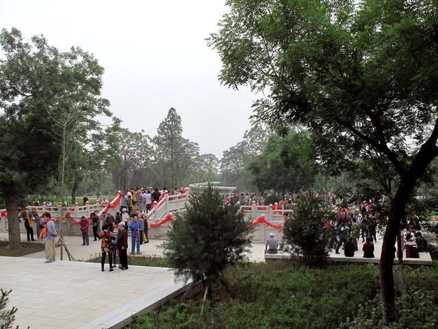 河南这两座寺庙超良心:不收门票,香火自愿,还免费停车!