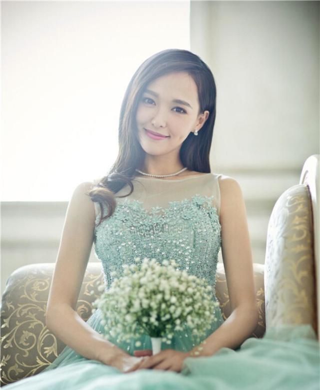 同是偶像剧花旦成名,杨幂赵丽颖在越来越红,她为何“走下坡路” 银河娱乐网站网址