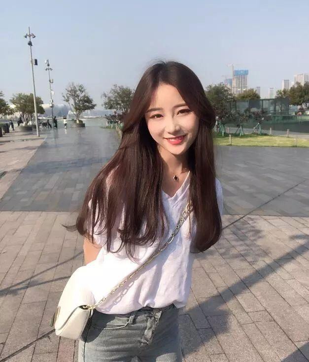 没有才艺全部作品都一个动作 抖音红人李梦恩仅凭身材