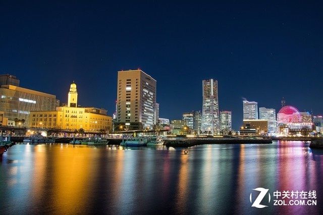 大C游世界 经典构图下的港湾夜景和烟花