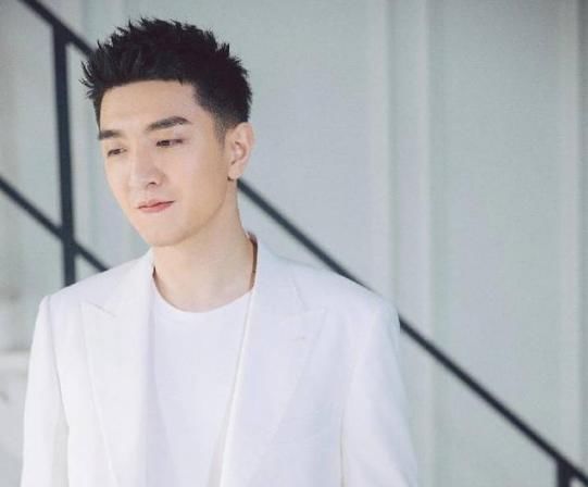 金瀚和赵丽颖解约,拒绝给粉丝签名,刚红就开始