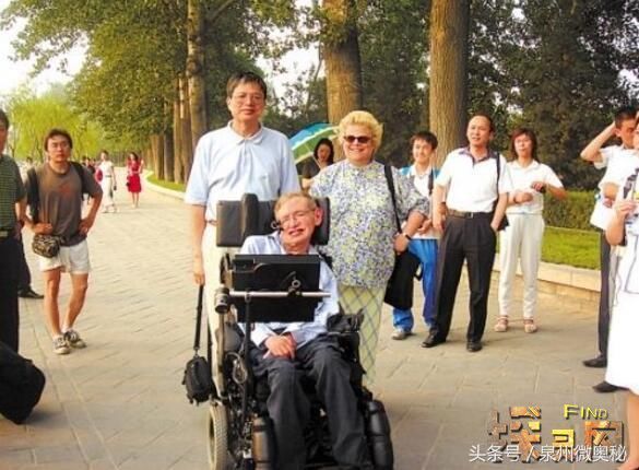 现在的霍金是假的，真正的霍金其实已经死了