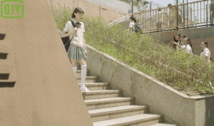 杨幂热巴戚薇都把长筒袜过膝十分减龄女生,唯超高少女图片