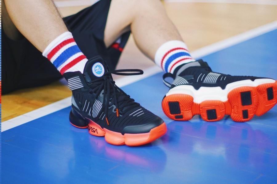 球鞋90秒第五十期--安踏 SEEED 御空篮球鞋